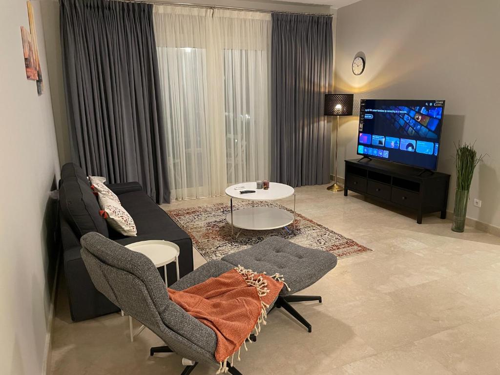 Panoramic 2 Bedroom/3 Bathroom MiVida by EMAAR