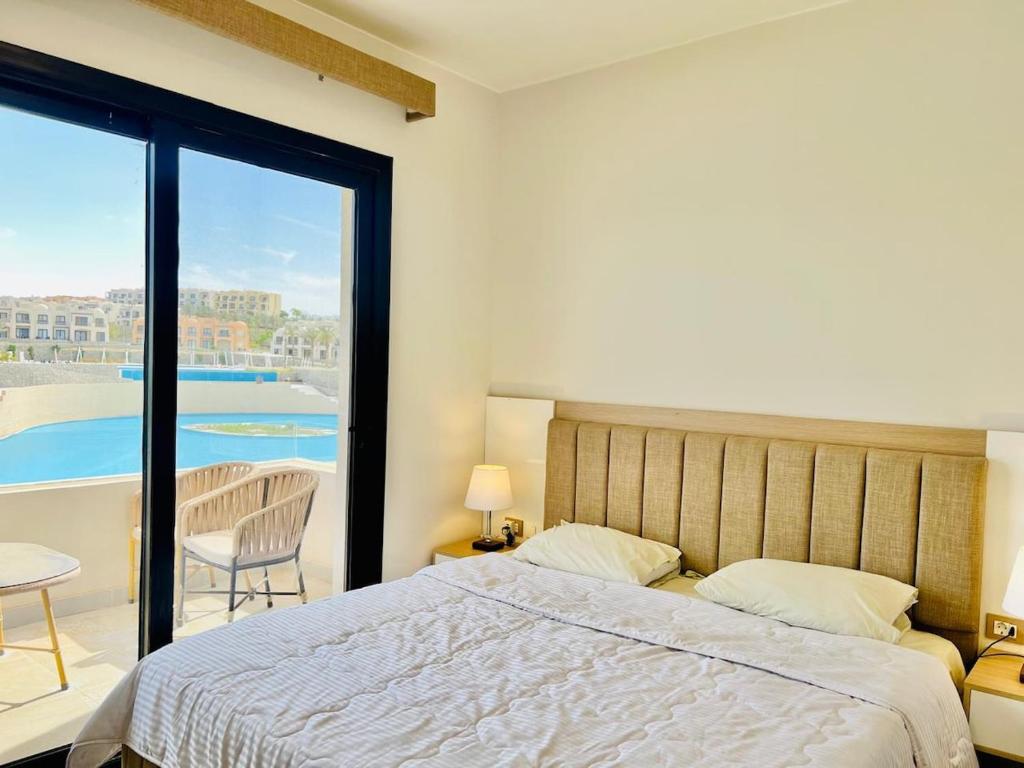 Panoramic Lagoon & Sea View Modern 3BR Apartment