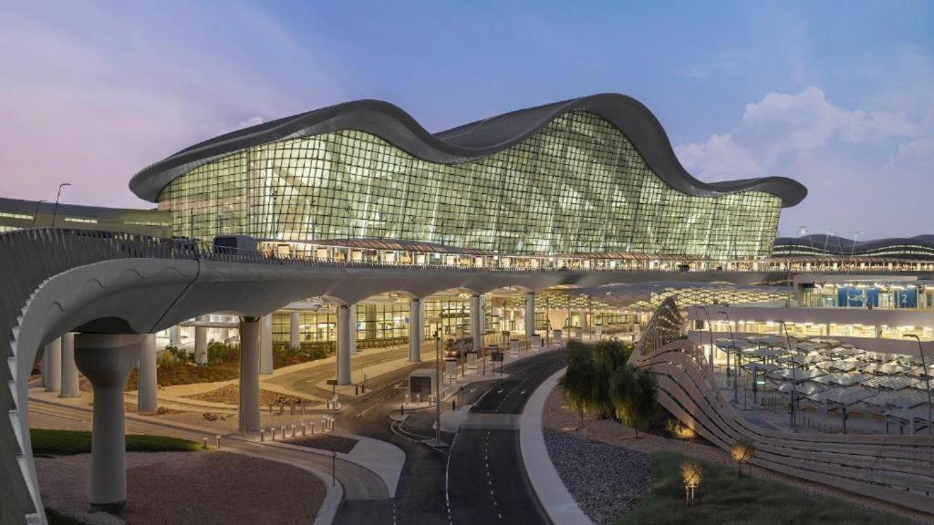 Top House Zayed Airport AUH