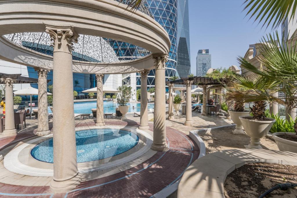 HiGuests - Luxury Apartment in the Iconic Park Towers