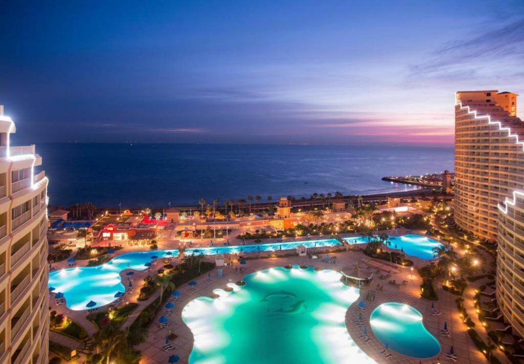 Porto Elsokhna Pyramids Sea View