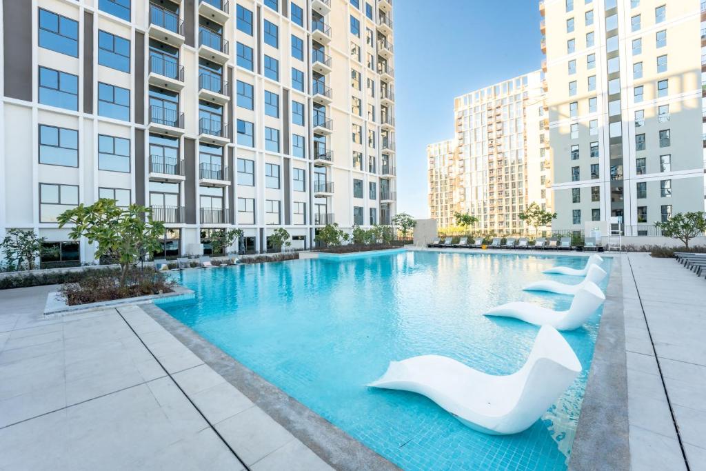 First Class Apartments in Dubai Hills - Next to Dubai Hills Mall - Socio, Collective and Golfville Towers