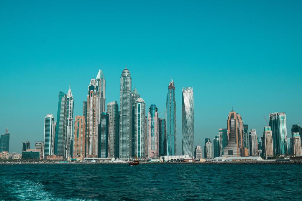 Lovely Dubai Marina Apt - Partial Sea view