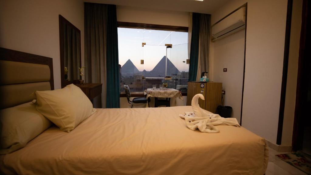 Grand Giza pyramids hotel