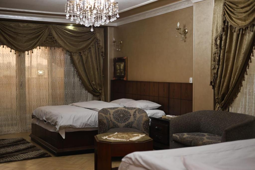 Royal Pyramids Palace Residence