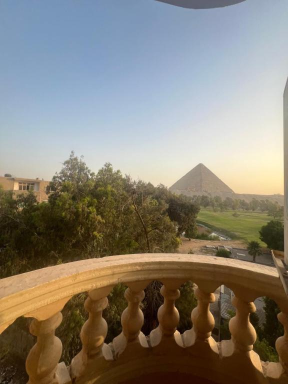 Pyramids Golf Direct View