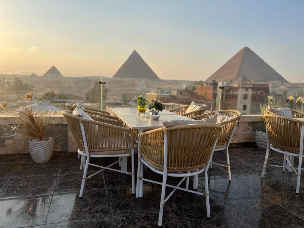 Pyramids Magic View hotel
