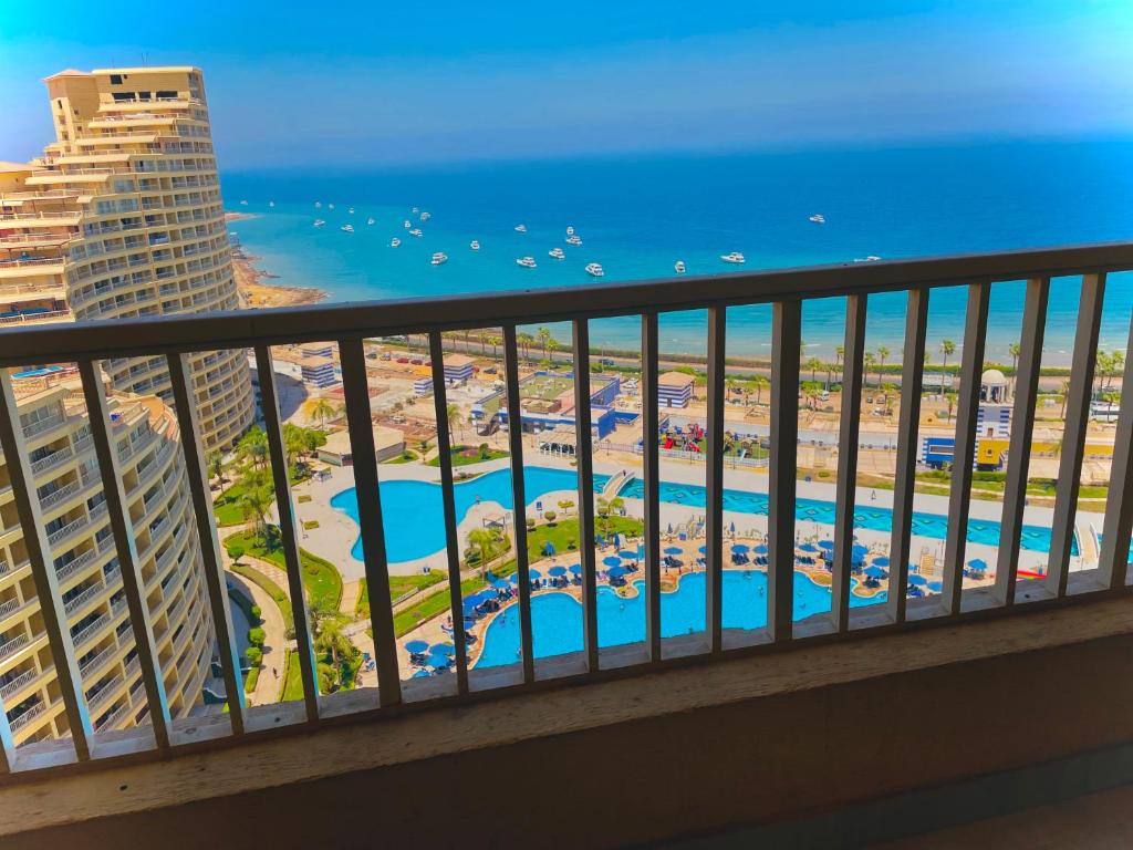Pyramids Porto Top Vib - اهرامات بورتو السخنه