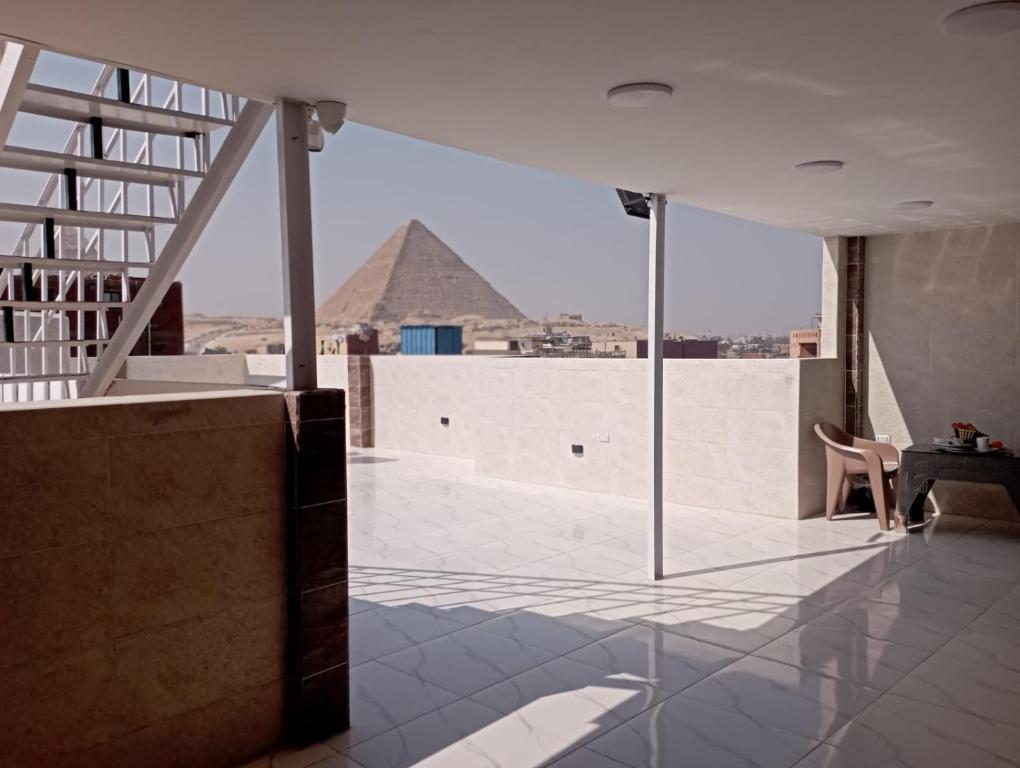 Rams Pyramids INN