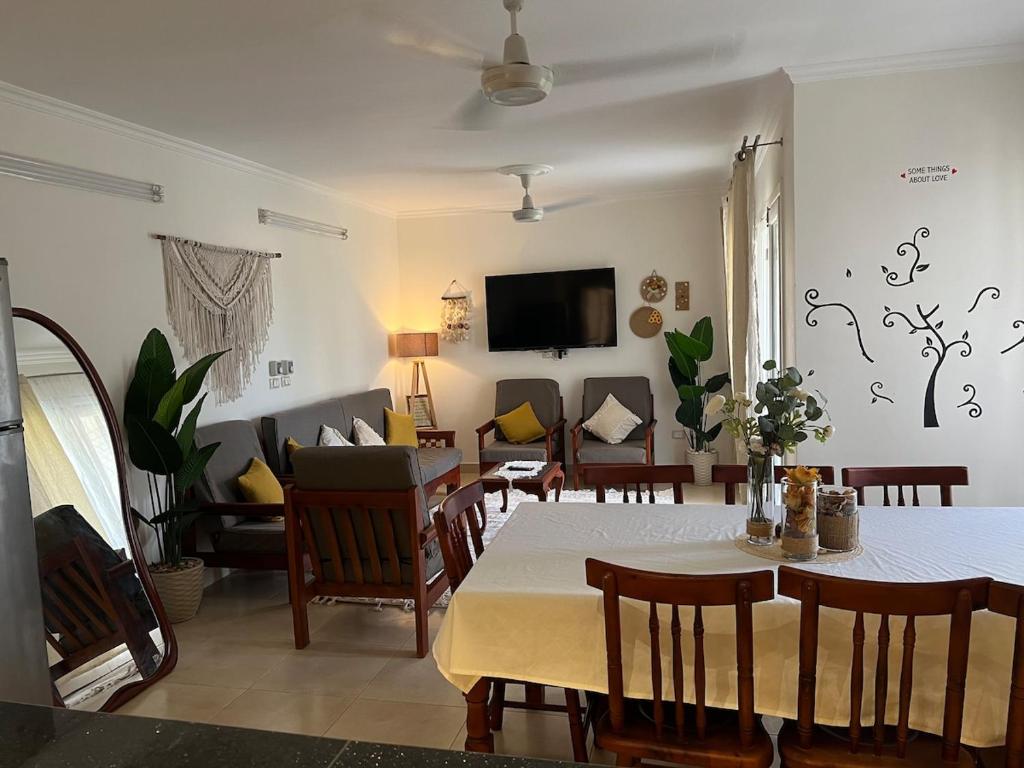 Renovated Chalet with Garden in North Coast near Marina