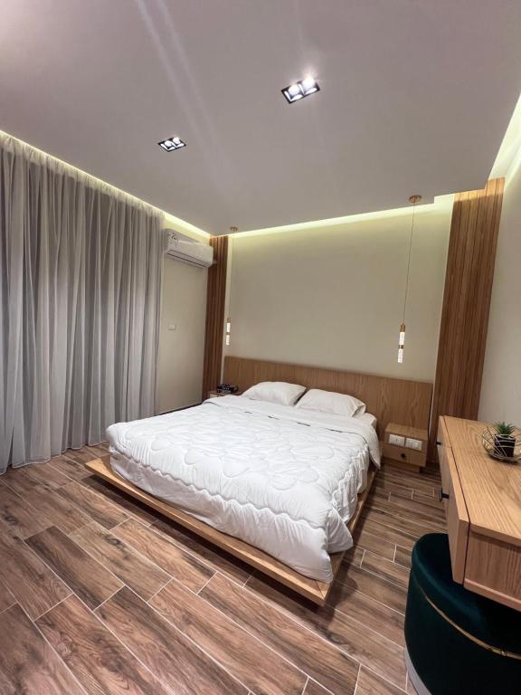 Satisfying apartment