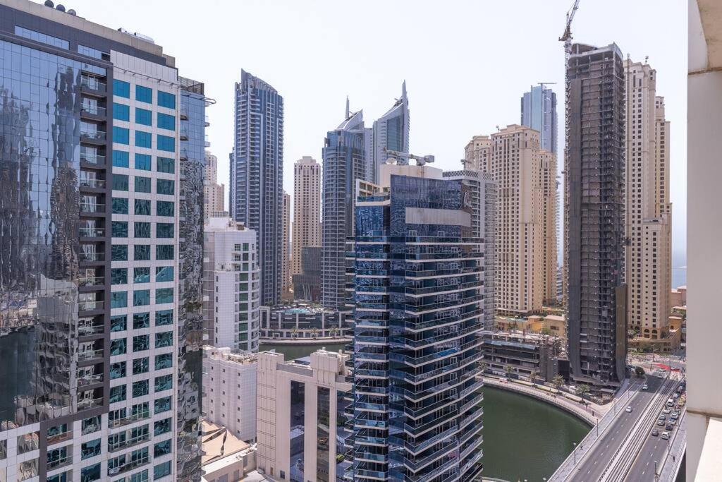 Pleasant Day in Dubai Elegant 2BR in Marina