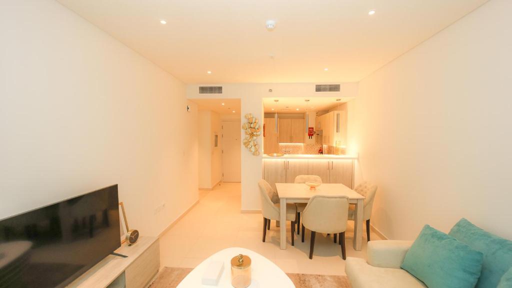 Scenic 2BR in Seven Palm Dubai by Tanami Holiday Homes
