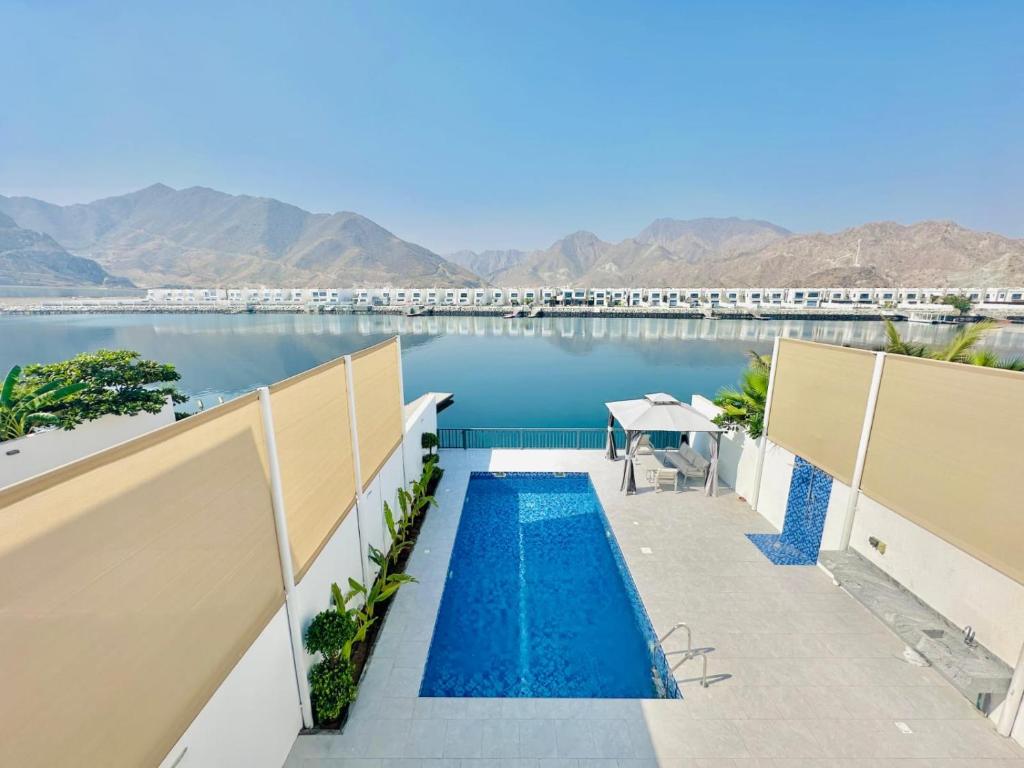 Sea Waves Luxury Villa