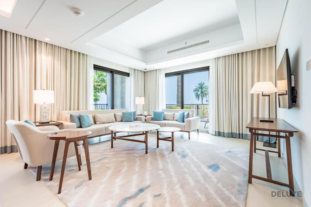 Seafront 4BR Apartment with Assistant Room in The Address Fujairah Residences Block B, Fujairah by Deluxe Holiday Homes
