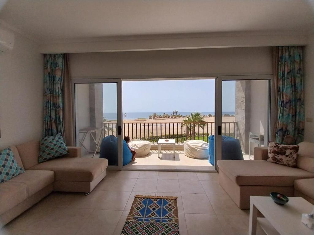 Seafront Apartment amazing view