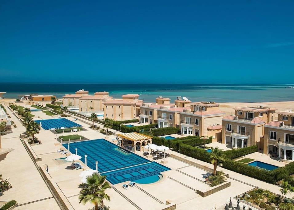 Selena Bay Resort - VIP apartment with Private Beach