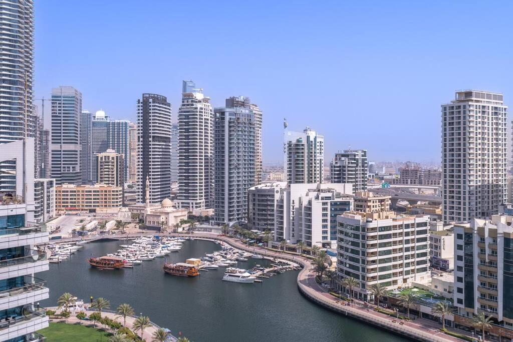 Refreshing Dubai Break 1BR with Marina Views