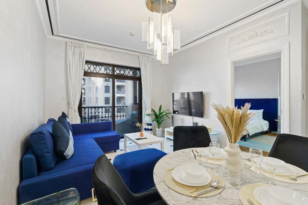Serene 1BR in Zanzebeel 1 with Burj Khalifa View