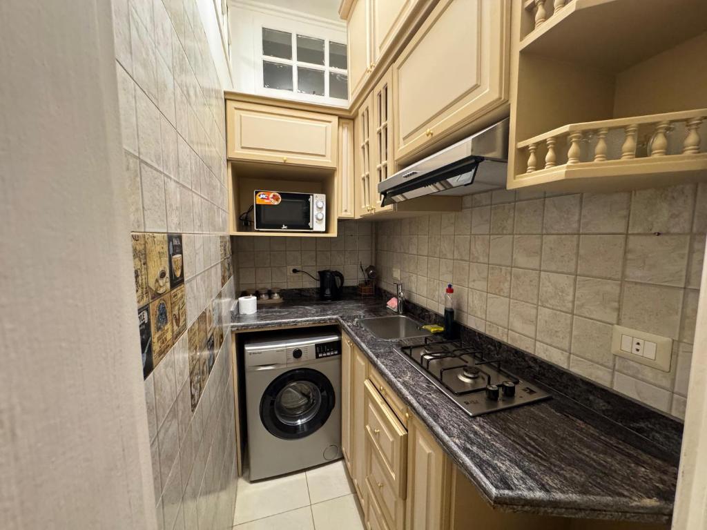 2BR Apt Zamalek walking to Nile