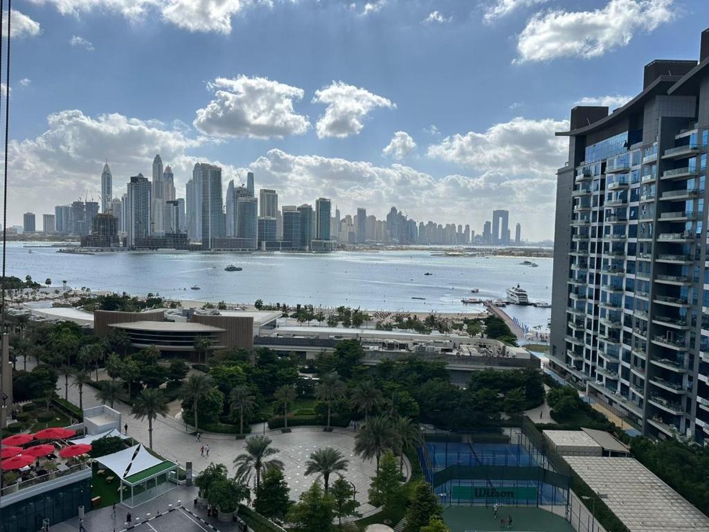 7Palm Jumeirah Sea View