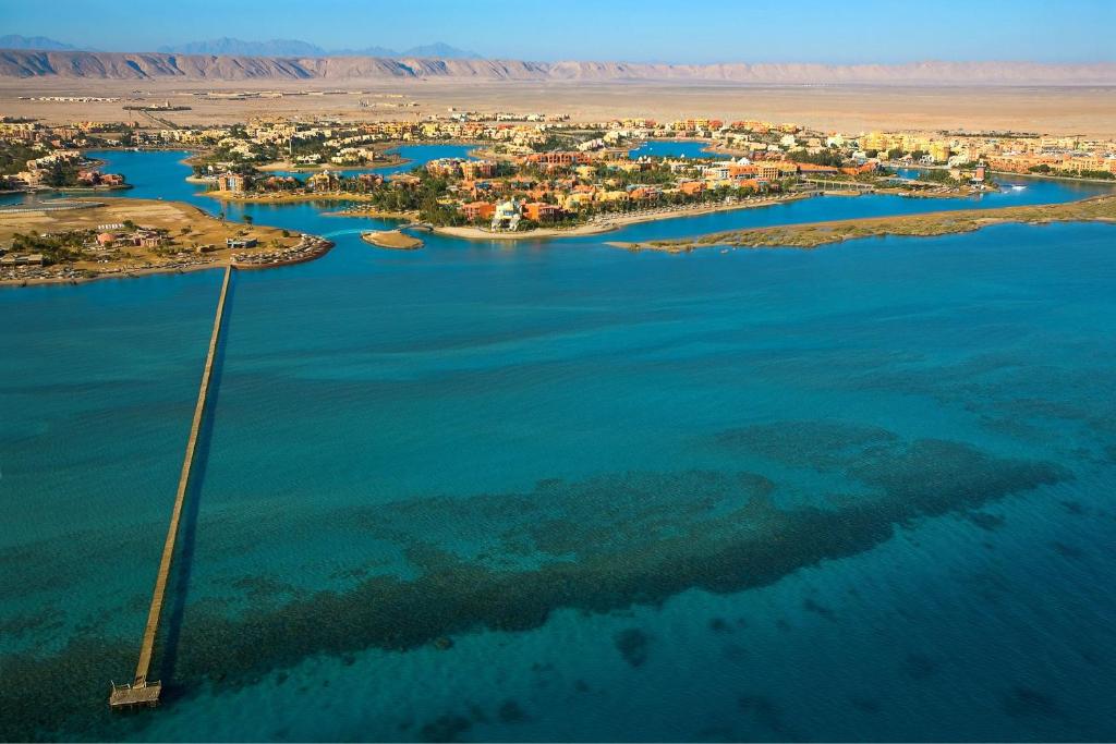 منتجع شيراتون ميرامار الجونة