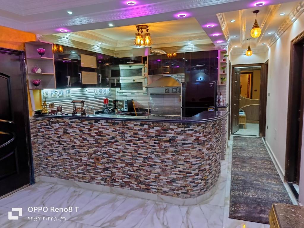 شقة فندقيه فاخرة بمنطقة المعادى صف اول جميع الغرف تطل على النيل A luxury hotel apartment in Maadi, first row. All rooms overlook the Nile