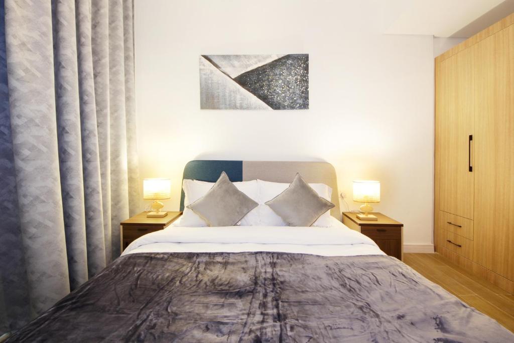 Silk Valley - Furnished 1bhk With Pool And Gym