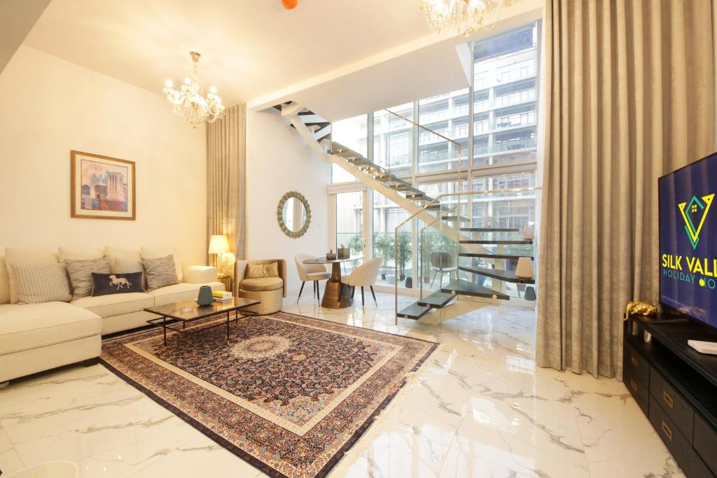 Silk Valley - Gorgeous 2b With Pool View