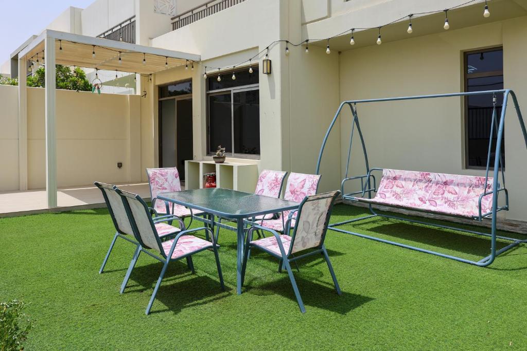 Silk Valley - 4b Plus Maid's With Private Garden