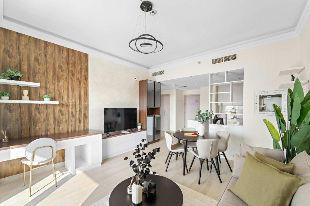 Silkhaus Canalside 1BR at Water's Edge in Yas Island