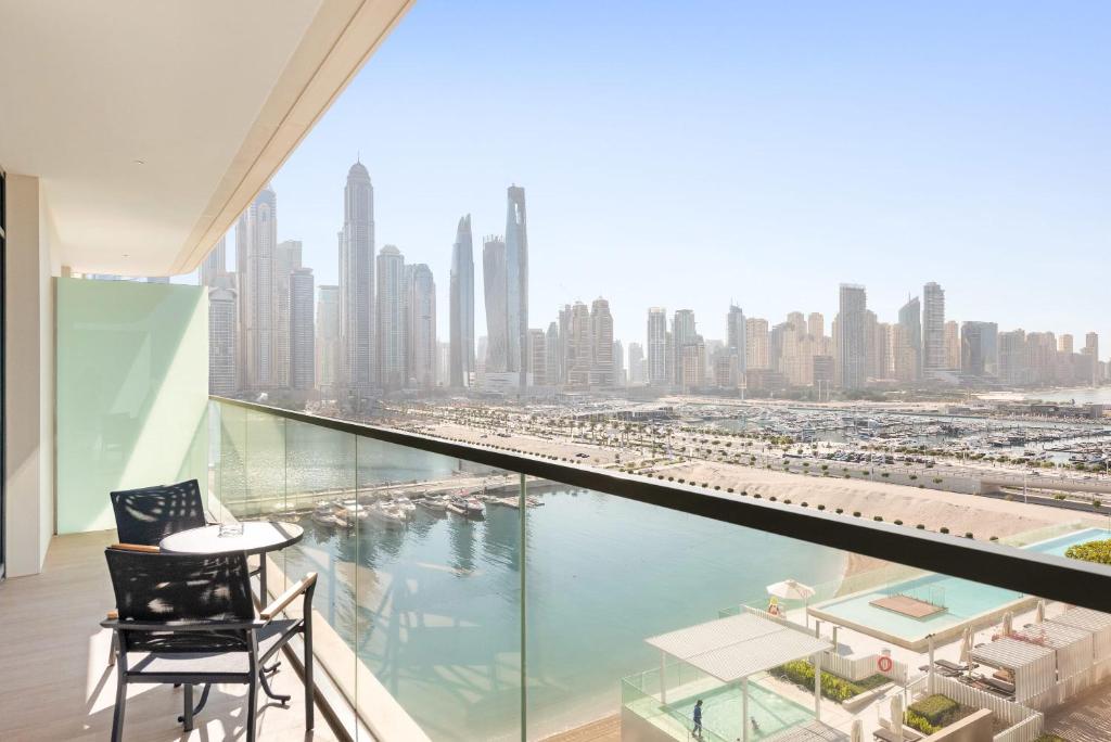 Silkhaus Marina View with Tower's Private Beach