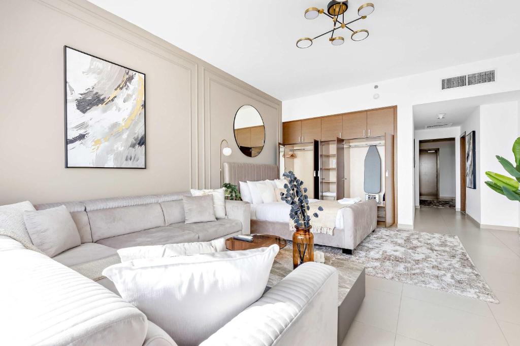Silkhaus Gate Tower Luxurious Studio with City View