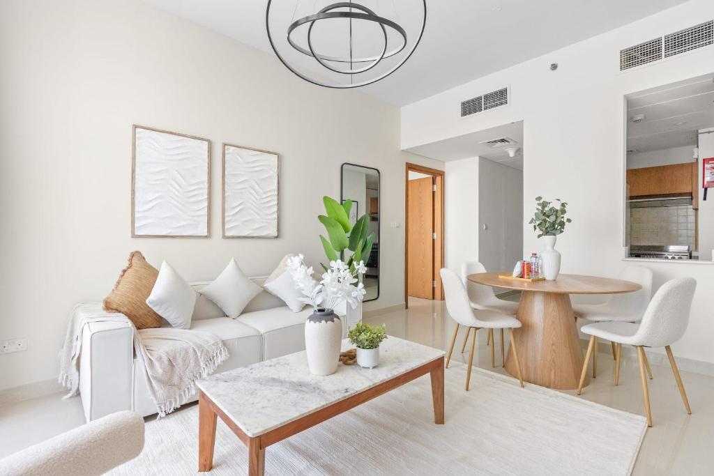 Silkhaus Modern 2 BDR Near Reem Mall