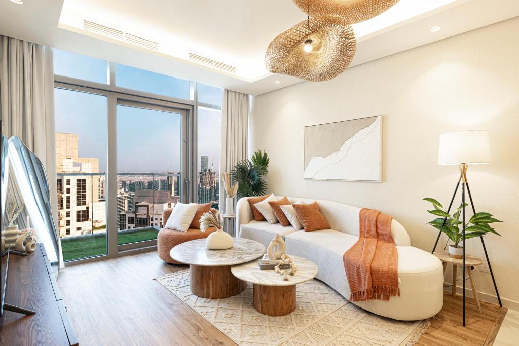 Paramount Midtown I Sky High Luxury 2BR Apartment with Burj Khalifa View & Highest Infinity Pool I Down Town Dubai