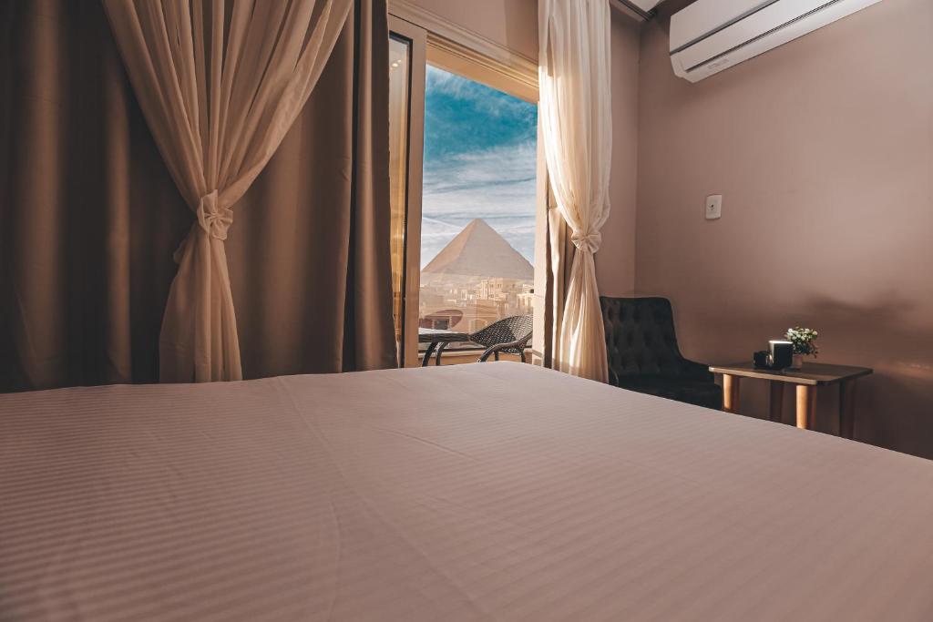 Sky Pyramids View Inn