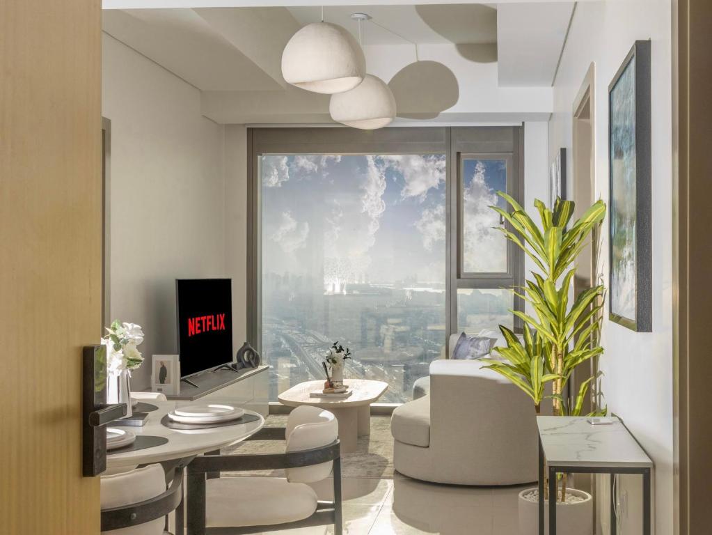 Skyline Elegance - 2BR High floor - 5min Dubai Mall