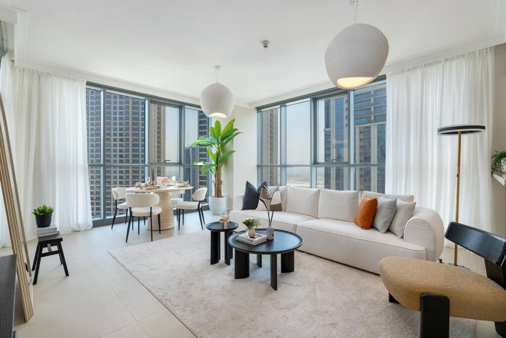 Skyline Huge 1 Bedroom Apartment Creek