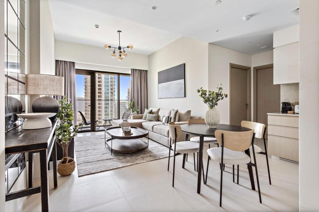 Silkhaus sophisticated 1BDR in Downtown premium tower