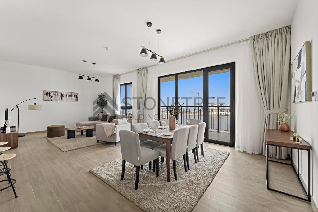 Spacious 3BR at La Sirene 3 With Waterfront View
