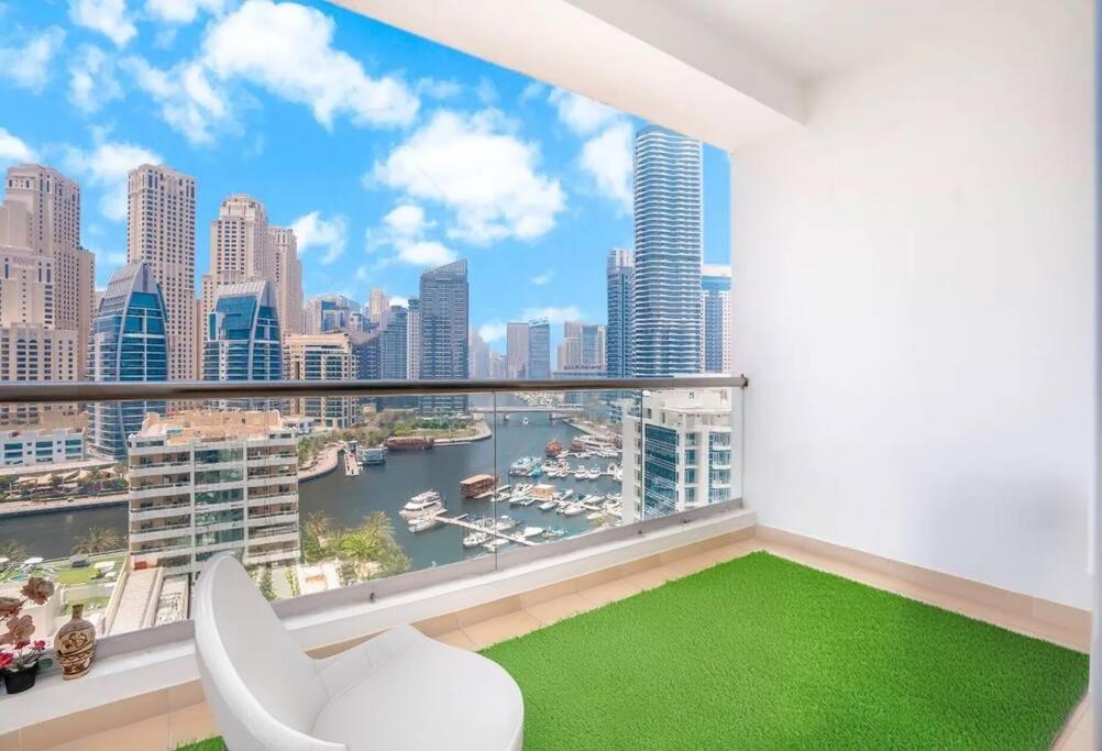 Spacious & Stylish 3 BR w mesmerizing Marina View