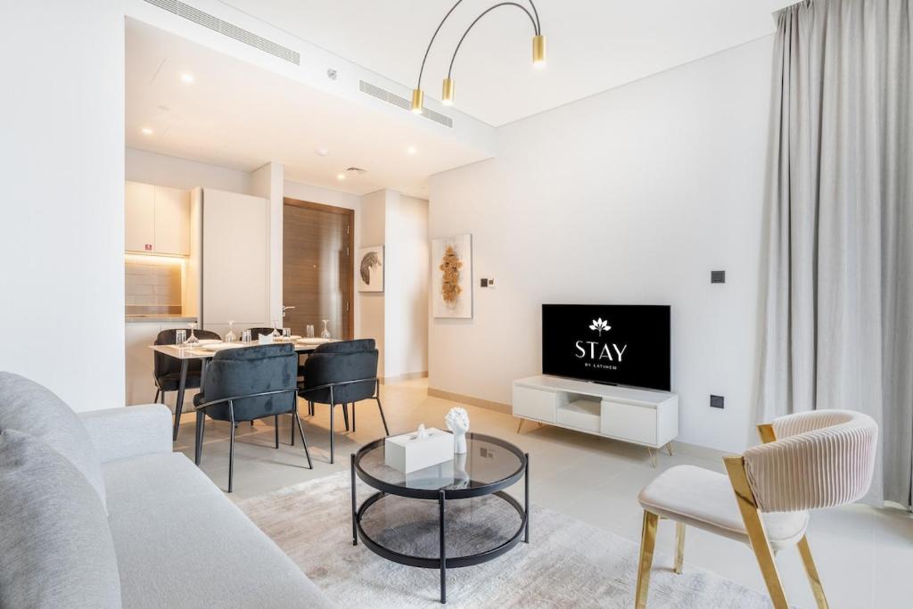 STAY BY LATINEM Luxury 1BR Holiday Home CV A2810 near Dubai Mall