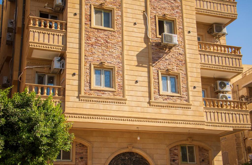سويت فندقي فاخر - للأيجار Luxury Suite Hotel Room - for Rent