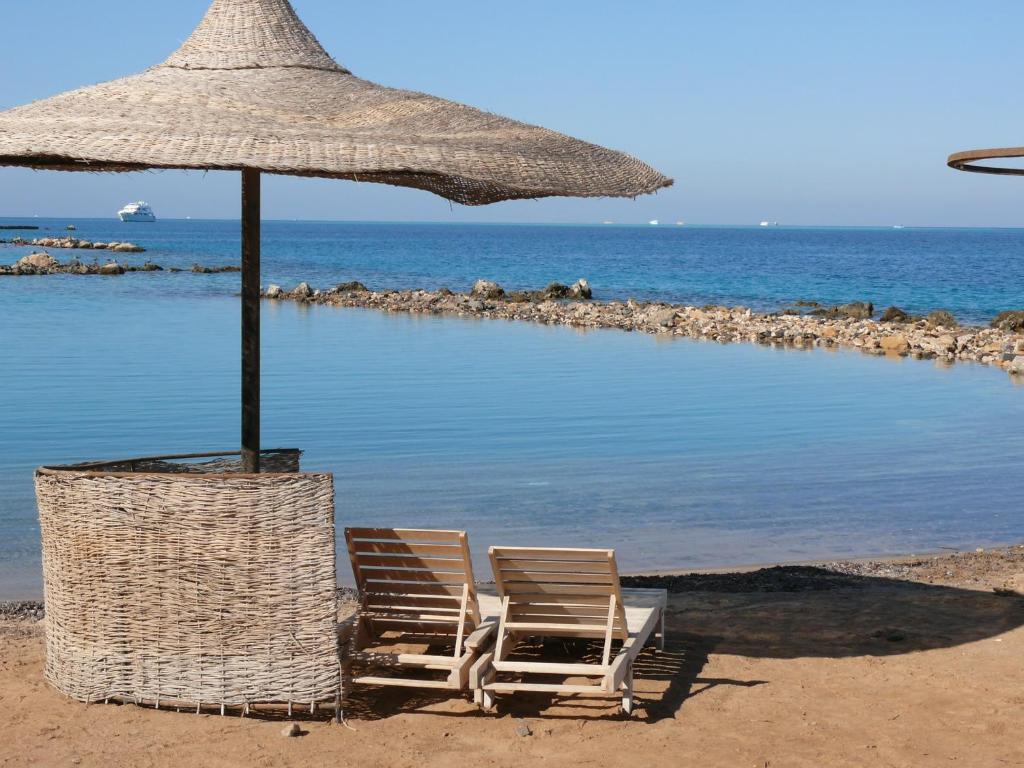 Mini-Studio With Free Private Beach