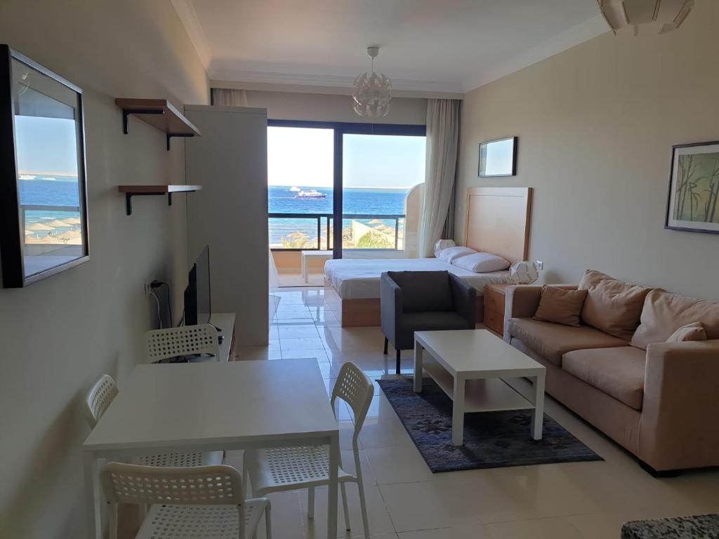 Studio for rent 202