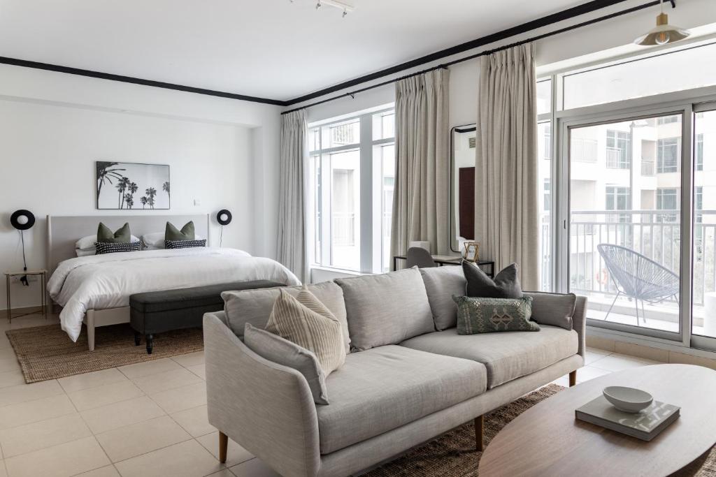 Studio in Burj Views by Radiance Vacation Stays