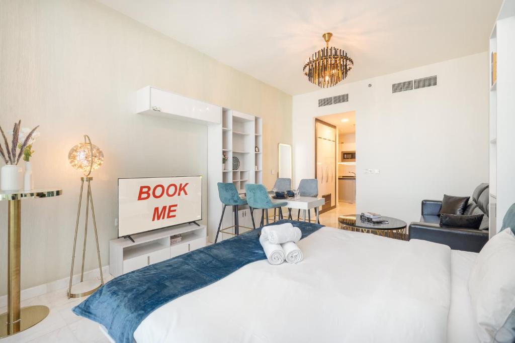 Studio in the Heart of Business Bay Perfect for 2