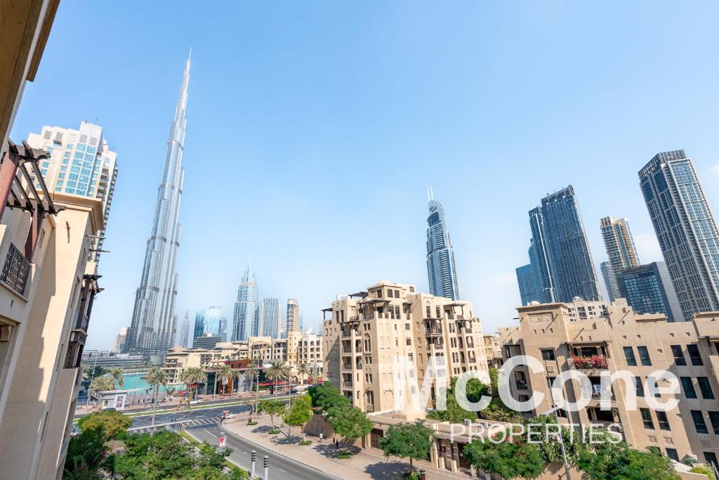 Stunning 2BR With Burj Khalifa View