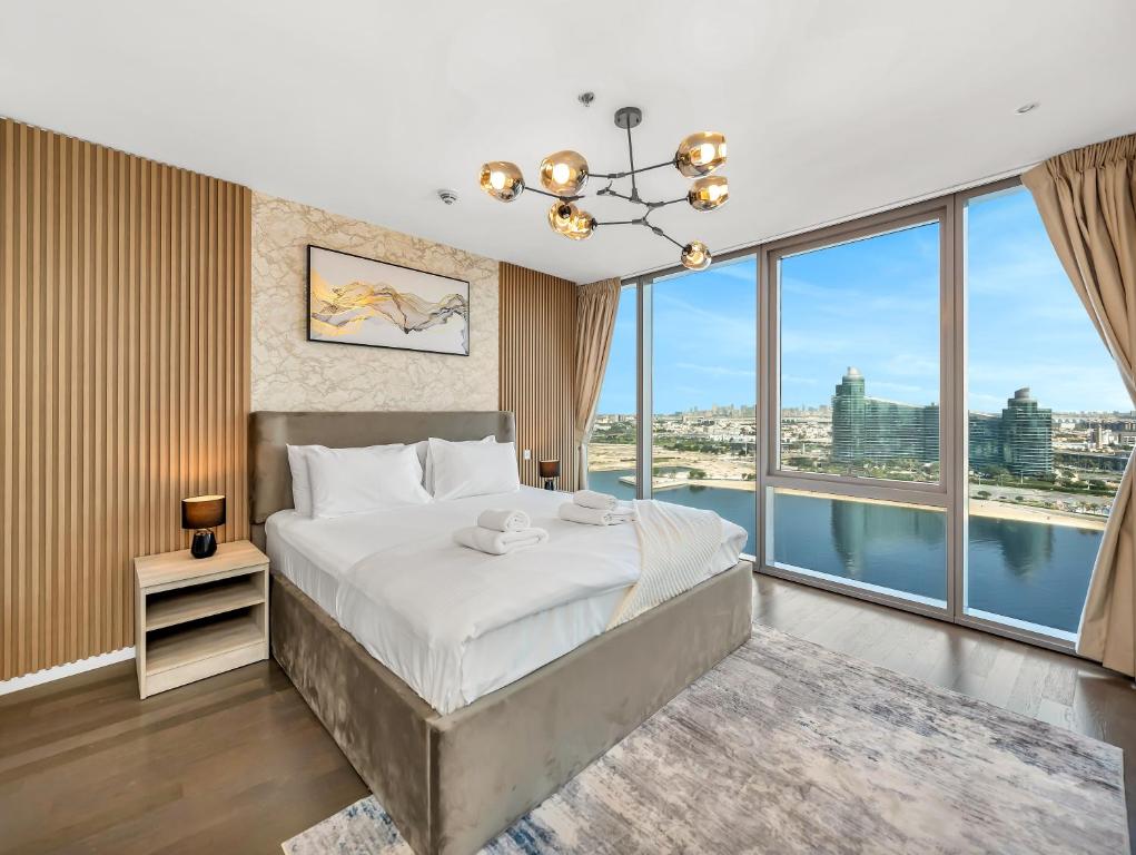 Luxurious 1BHK in D1 Tower with Stunning Creek Views, Close to Airport & Downtown