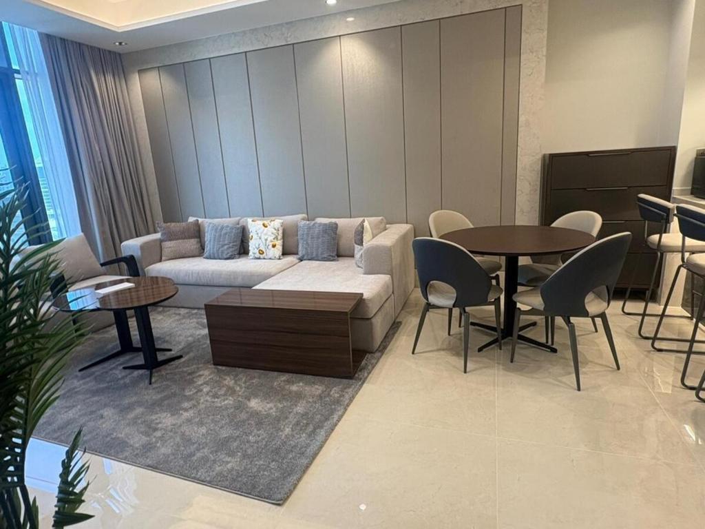 Stunning One Bed Apartment In Luxury Tower